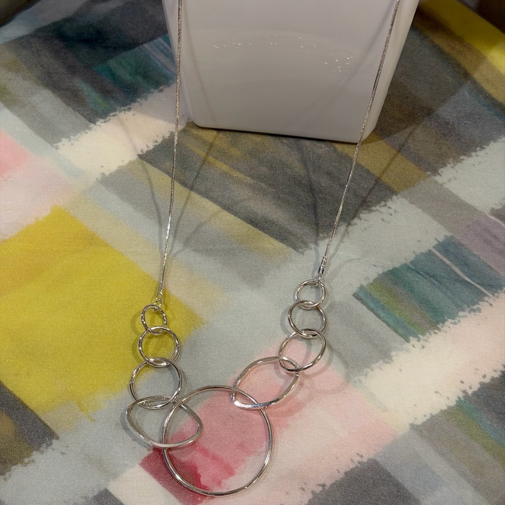 Silver Interlocking Circle Necklace